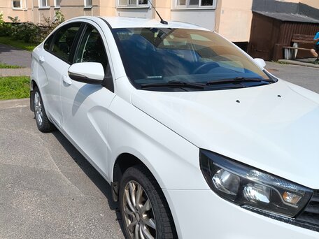 2018 Lada (ВАЗ) Vesta I, белый, 690000 рублей, вид 2