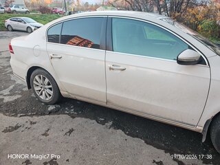 2011 Volkswagen Passat B7, белый, 750000 рублей, вид 3