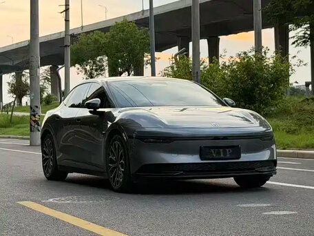 Zeekr 007