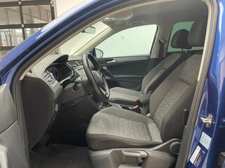 2021 Volkswagen Tiguan II Рестайлинг, синий, 2695000 рублей, вид 2