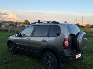 2015 Chevrolet Niva I Рестайлинг, серый, 699999 рублей, вид 3