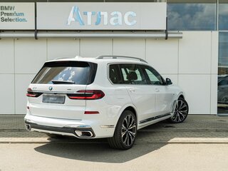 2025 BMW X7 40i I (G07) Рестайлинг, белый, 15790000 рублей, вид 2