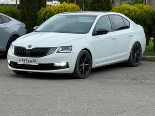 2019 Skoda Octavia III (A7) Рестайлинг, белый, 2070000 рублей, вид 2