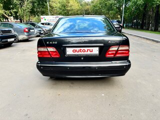 2000 Mercedes-Benz E-Класс 430 II (W210, S210) Рестайлинг, чёрный, 950000 рублей, вид 2