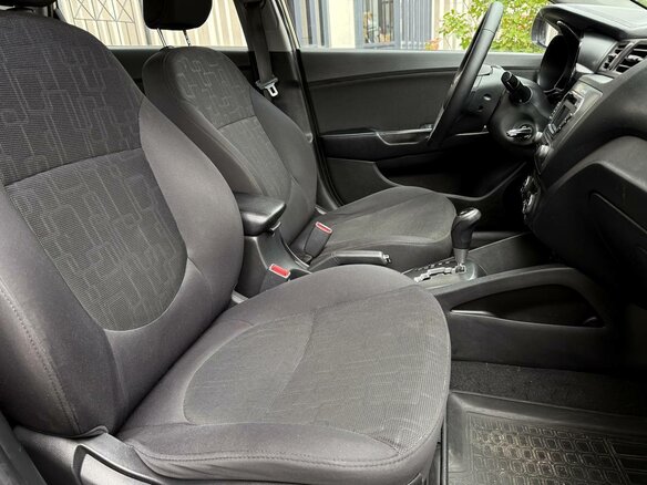 2014 Kia Rio 4-speed III, бежевый - вид 8