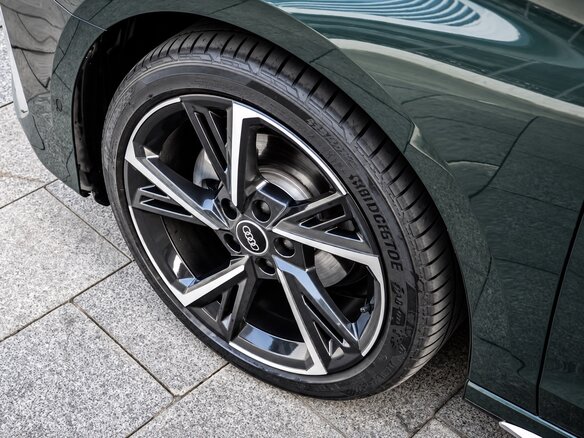 2023 Audi A3 Sportback 35 TFSI IV (8Y), зелёный, 2300002 рублей - вид 12