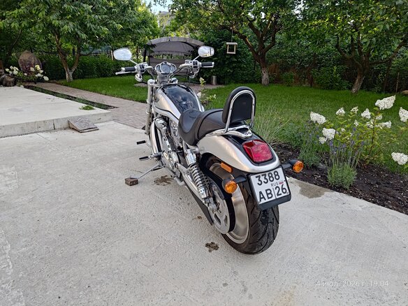 2004 Harley-Davidson V-Rod, серебристый, 999000 рублей - вид 4