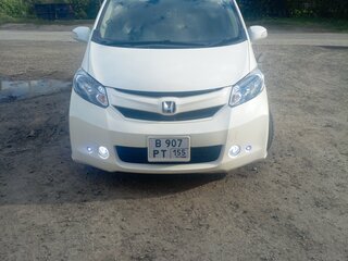 2010 Honda Freed Spike I Рестайлинг, белый, 1050000 рублей, вид 2