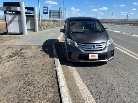 2013 Honda Freed I Рестайлинг, серый, 1050000 рублей, вид 1