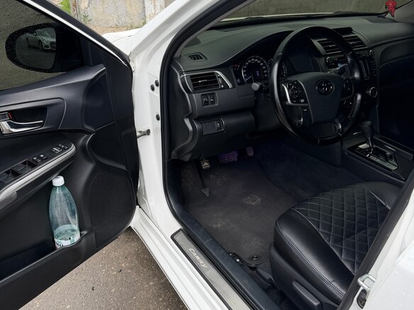 2013 Toyota Camry VII (XV50), белый, 1400000 рублей - вид 7