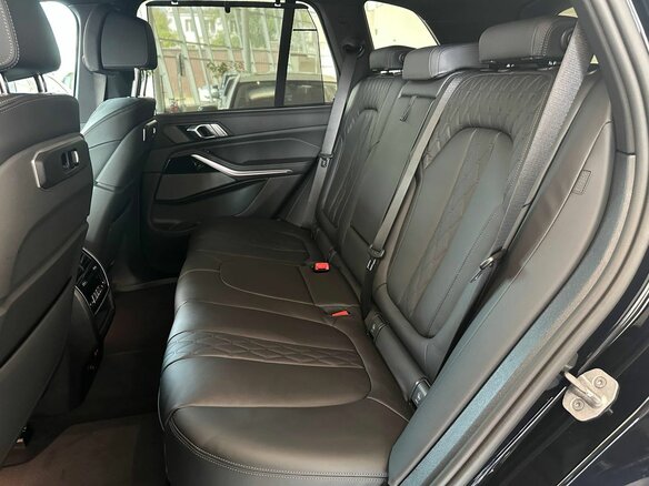 2026 BMW X5 40i IV (G05/G18) Рестайлинг, чёрный, 15700000 рублей - вид 9
