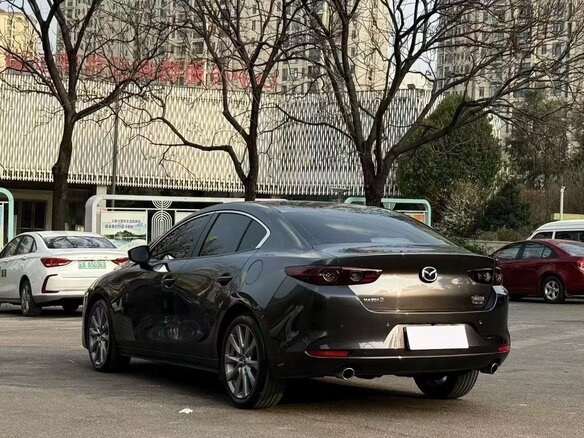 2022 Mazda 3 Axela IV (BP), серый, 1659000 рублей - вид 5