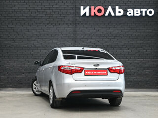 2013 Kia Rio III, серый, 730000 рублей, вид 4