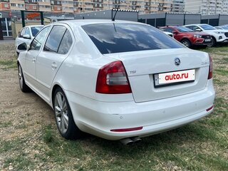 2011 Skoda Octavia II (A5) Рестайлинг, белый, 516000 рублей, вид 4
