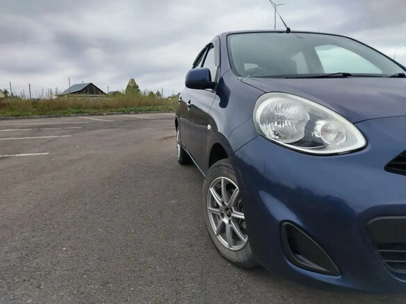2018 Nissan March IV (K13) Рестайлинг, синий, 850000 рублей - вид 9