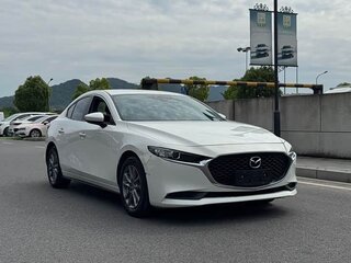 2021 Mazda 3 Axela IV (BP), белый, 1300325 рублей, вид 3