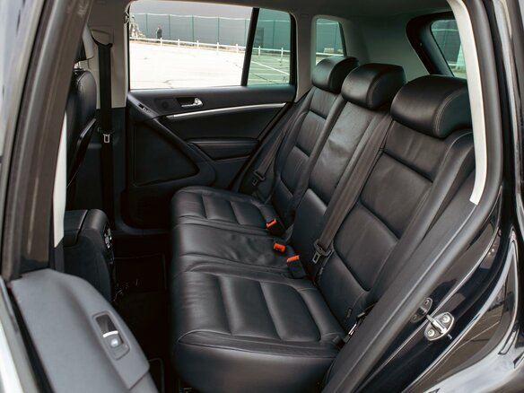 2014 Volkswagen Tiguan I Рестайлинг, чёрный, 1095000 рублей - вид 16