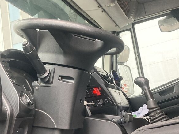 2016 Iveco Stralis, белый, 3100000 рублей - вид 2