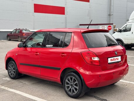 2013 Skoda Fabia II Рестайлинг, красный, 360000 рублей, вид 5