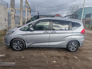2019 Honda Freed II, серый, 1390000 рублей, вид 3