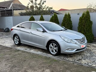 2011 Hyundai Sonata VI (YF), серебристый, 900000 рублей, вид 3