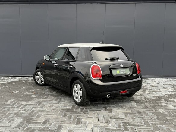 2018 Mini Hatch Cooper III (F55/F56) Рестайлинг, чёрный, 1750000 рублей - вид 5