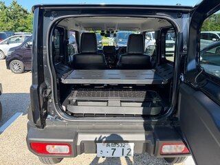 2023 Suzuki Jimny Sierra IV, чёрный, 1632776 рублей, вид 5