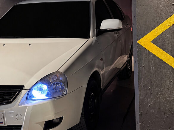2010 Lada (ВАЗ) Priora I, белый, 390000 рублей