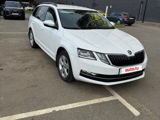 2017 Skoda Octavia III (A7) Рестайлинг, белый, 1950000 рублей, вид 3