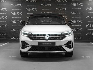 2023 Volkswagen Tayron X I Рестайлинг, белый, 4350000 рублей, вид 2