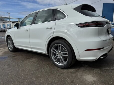2021 Porsche Cayenne III, белый, 11750000 рублей, вид 3