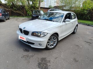 2008 BMW 1 серии 118i I (E81/E82/E87/E88) Рестайлинг, белый, 850000 рублей, вид 1