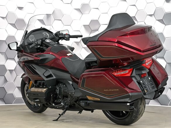 2025 Honda GL 1800 Gold Wing, красный, 3649000 рублей - вид 7
