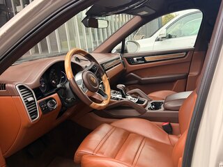 2020 Porsche Cayenne Coupé III, белый, 7500000 рублей, вид 4