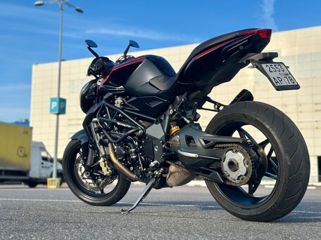2011 MV Agusta Brutale 920, красный, 580000 рублей, вид 3