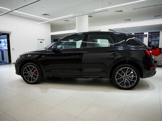 2025 Audi Q5 L 45 TFSI II (FY) Рестайлинг, чёрный, 6370700 рублей, вид 5