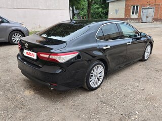 2020 Toyota Camry VIII (XV70) Рестайлинг, чёрный, 2980000 рублей, вид 5
