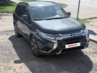 2021 Mitsubishi Outlander III Рестайлинг 3, коричневый, 1800000 рублей, вид 2