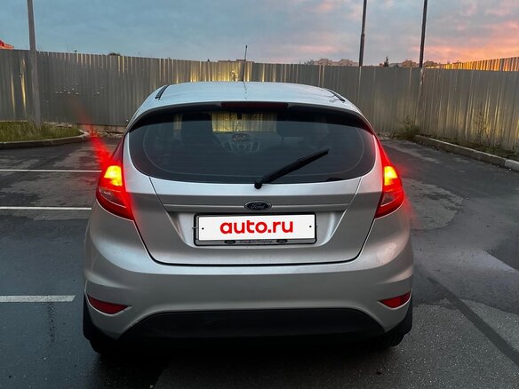 2009 Ford Fiesta Mk6, серебристый - вид 4