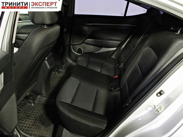 2017 Hyundai Elantra VI (AD), серебристый, 1347000 рублей - вид 13