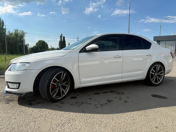 2014 Skoda Octavia III (A7), белый, 1450000 рублей - вид 5