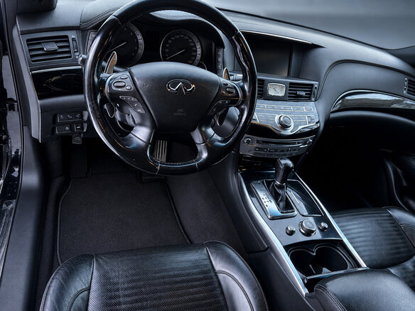 2015 Infiniti Q70 I Рестайлинг, чёрный, 1999999 рублей - вид 4