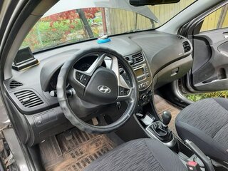2014 Hyundai Solaris I, серый, 900000 рублей, вид 4