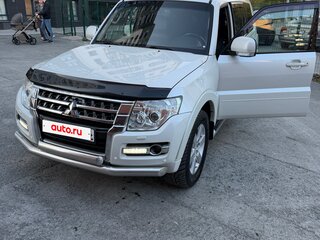 2014 Mitsubishi Pajero IV Рестайлинг 2, белый, 3100000 рублей, вид 1