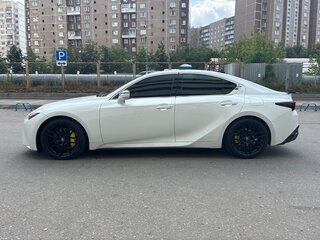 2021 Lexus IS 300 III Рестайлинг 2, белый, 4520000 рублей, вид 4