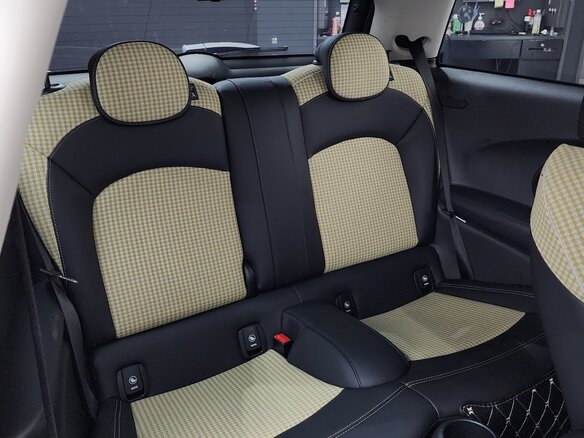 2021 Mini Hatch Cooper III (F55/F56) Рестайлинг 2, серебристый, 1660000 рублей - вид 5