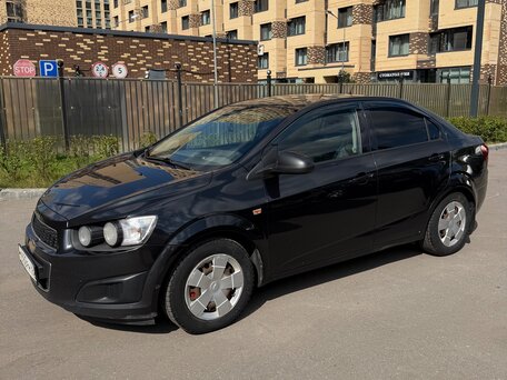 2013 Chevrolet Aveo II, чёрный, 550000 рублей, вид 2