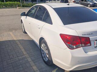 2014 Chevrolet Cruze I Рестайлинг, белый, 700000 рублей, вид 4