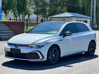 2022 Volkswagen Golf VIII, белый, 2050000 рублей, вид 1