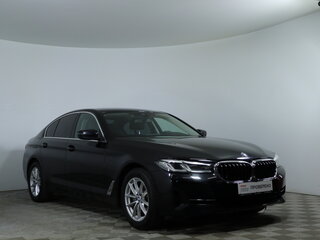 2021 BMW 5 серии 520i VII (G30/G31/G38) Рестайлинг, чёрный, 3900000 рублей, вид 3